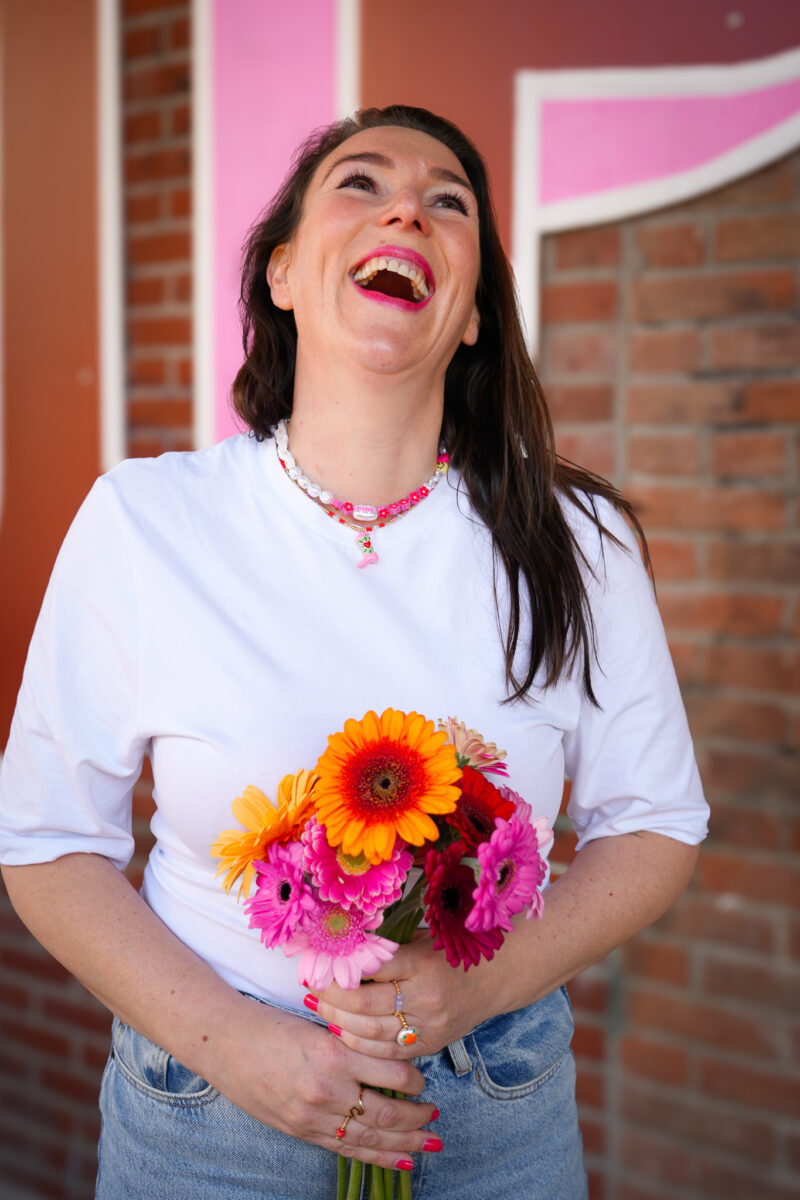 Vrolijke Ketting met Bloemetjes, Parels en Smileys – Happy Vibes Only!